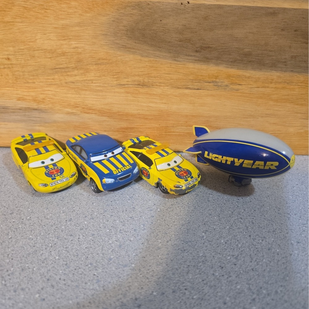 Disney Pixar Cars Diecast Charlie Checker Race Official, Pace Car (2) GY Blimp